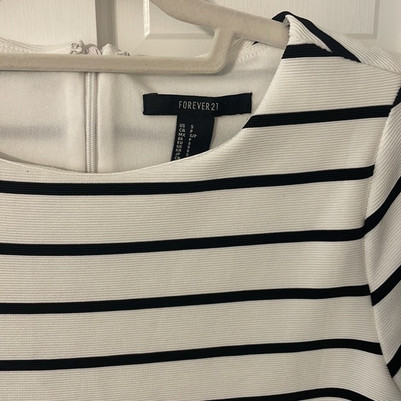 Striped shift dress - Picture 2 of 5